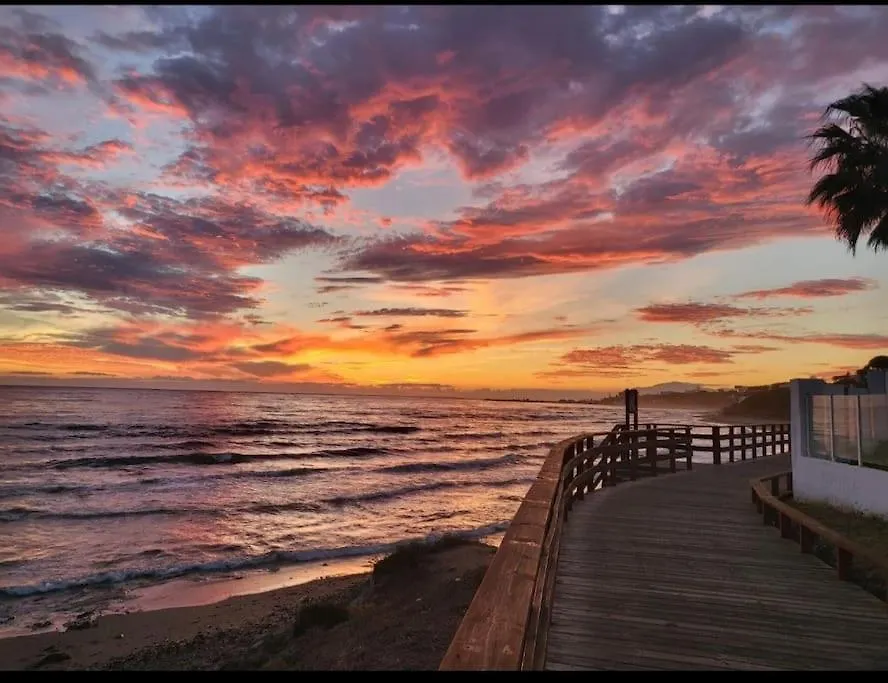Сasa de vacaciones Villa Casita Junto Al Mar En El Puerto De Cabopino Marbella
