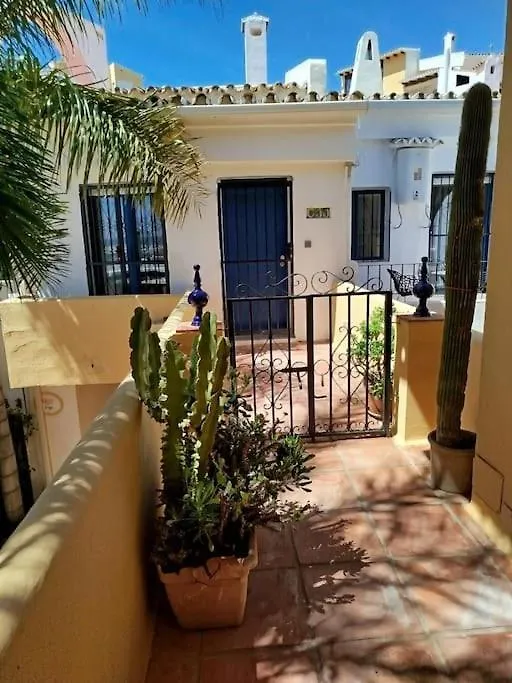 Dom wakacyjny Willa Casita Junto Al Mar En El Puerto De Cabopino Marbella Hiszpania